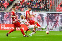 关于罗马客场大胜阿贾克斯，晋级形势一片大好的信息